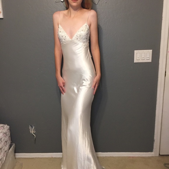 Dresses & Skirts - White Silk Wedding Evening Prom Gown Crystal beads